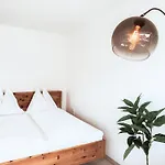 Gluecksmoment Mit Balkon In Apartment