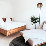 Gluecksmoment Mit Balkon In Apartment *