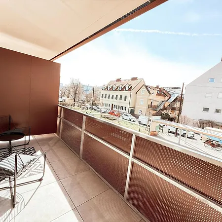 Gluecksmoment Mit Balkon In * Γκρατς