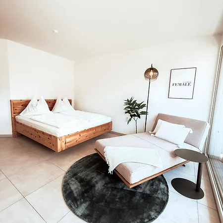 Διαμέρισμα Gluecksmoment Mit Balkon In Γκρατς
